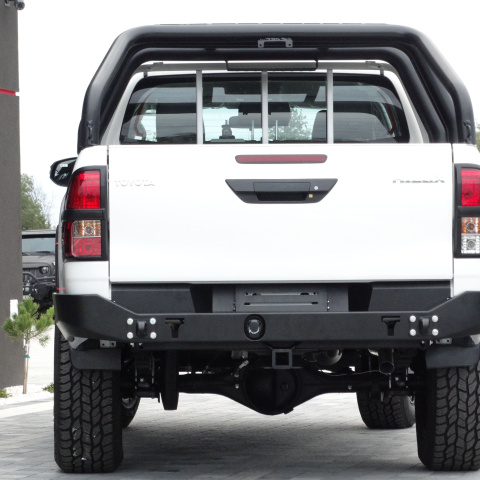 ZDERZAK TYLNY KRÓTKI (belka haka z kwadratką w zestawie) toyota Hilux